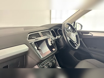 Used Volkswagen Tiguan 2019 for sale - 78963591: Photo