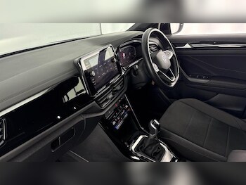 Used Volkswagen T-Roc 2023 for sale - 77363512: Photo