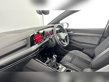 Used Volkswagen Golf 2024 for sale - 77363511: Photo