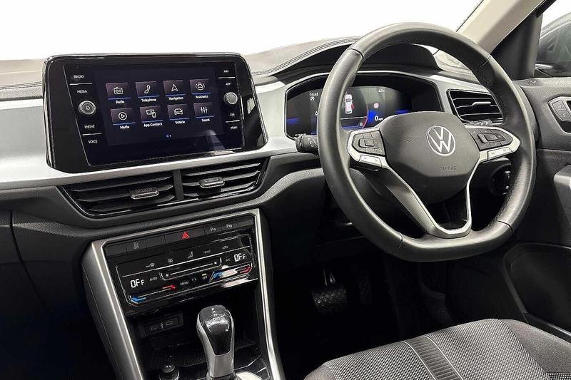 Used Volkswagen T-Roc 2024 for sale - 77186934: Photo 2