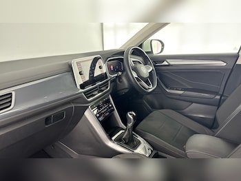 Used Volkswagen T-Roc 2022 for sale - 78459965: Photo