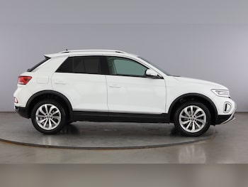 Used Volkswagen T-Roc 2022 for sale - 78459965: Photo