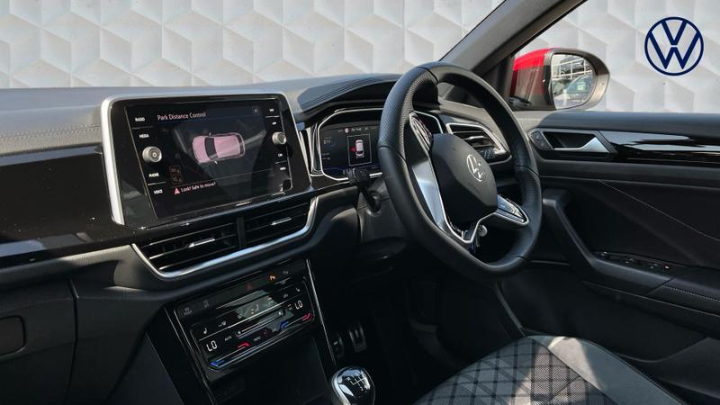 Used Volkswagen T-Roc 2023 for sale - 76196609: Photo 2