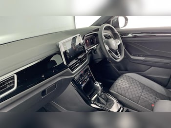 Used Volkswagen T-Roc 2025 for sale - 76146636: Photo