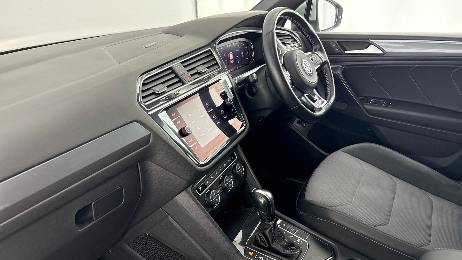 Used Volkswagen Tiguan Allspace 2021 for sale - 77506364: Photo 2