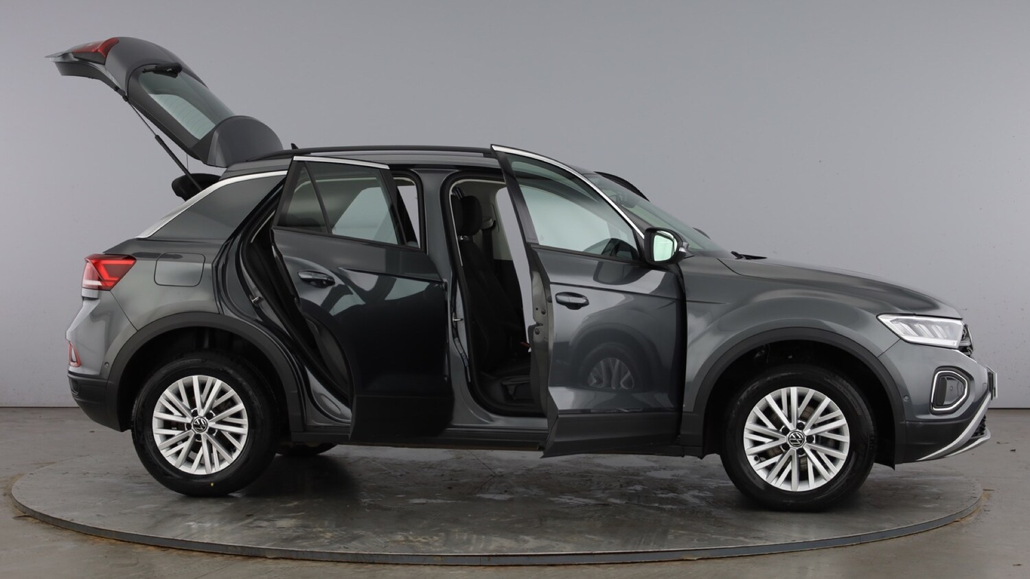 Used Volkswagen T-Roc 2024 for sale - 77602480: Photo 11