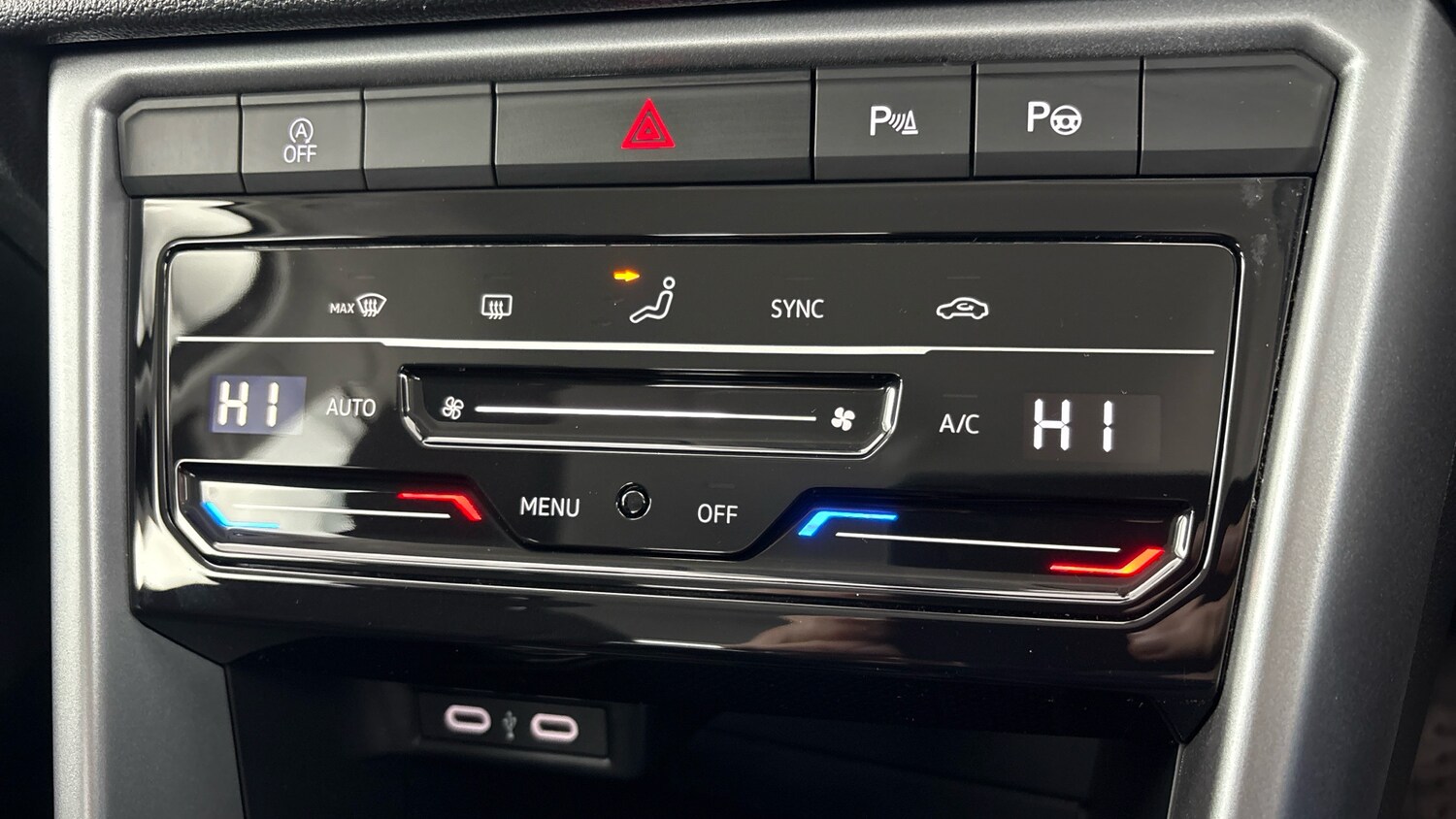 Used Volkswagen T-Roc 2024 for sale - 77602480: Photo 13