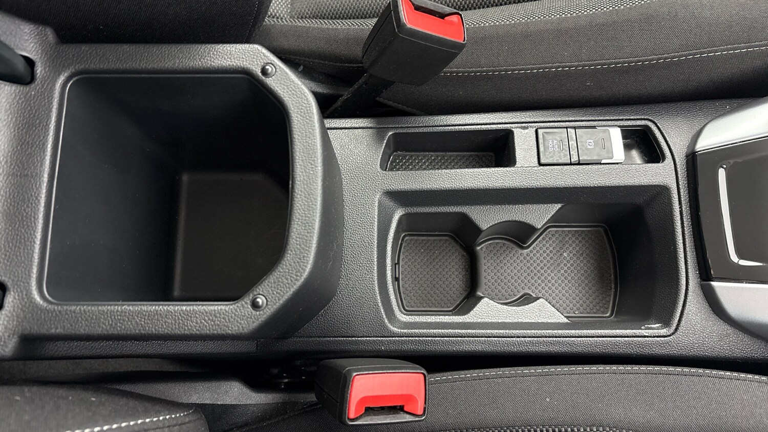 Used Volkswagen T-Roc 2024 for sale - 77602480: Photo 14