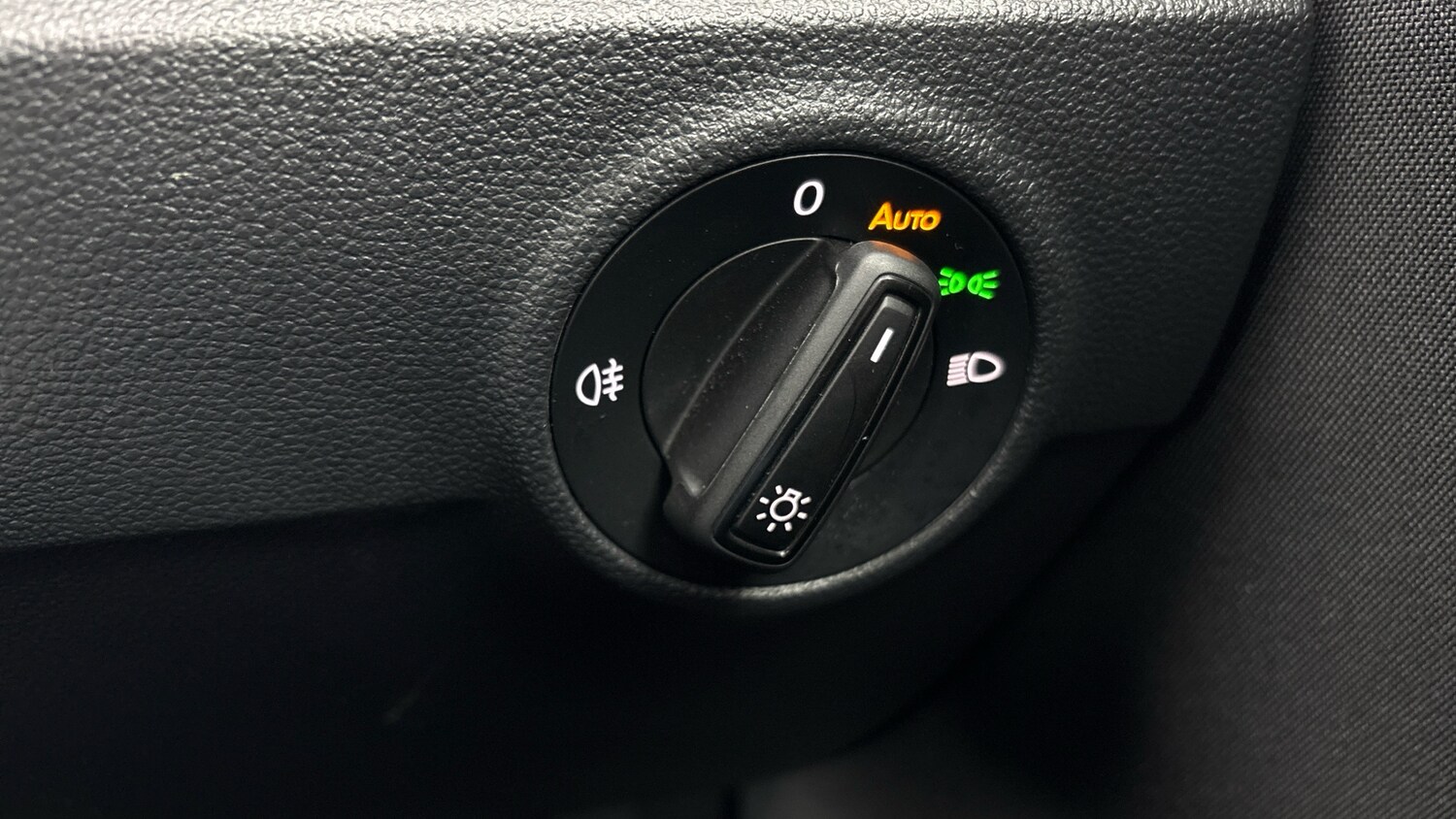 Used Volkswagen T-Roc 2024 for sale - 77602480: Photo 27