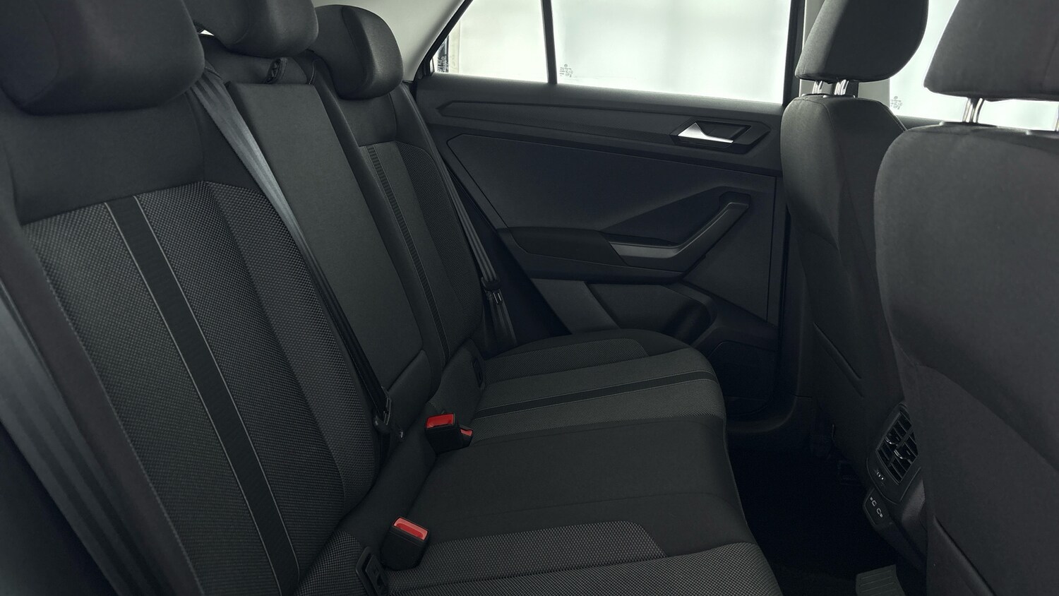 Used Volkswagen T-Roc 2024 for sale - 77602480: Photo 32