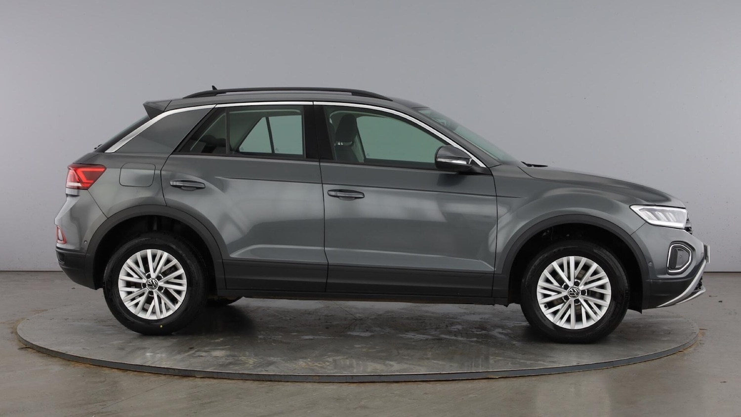 Used Volkswagen T-Roc 2024 for sale - 77602480: Photo 4
