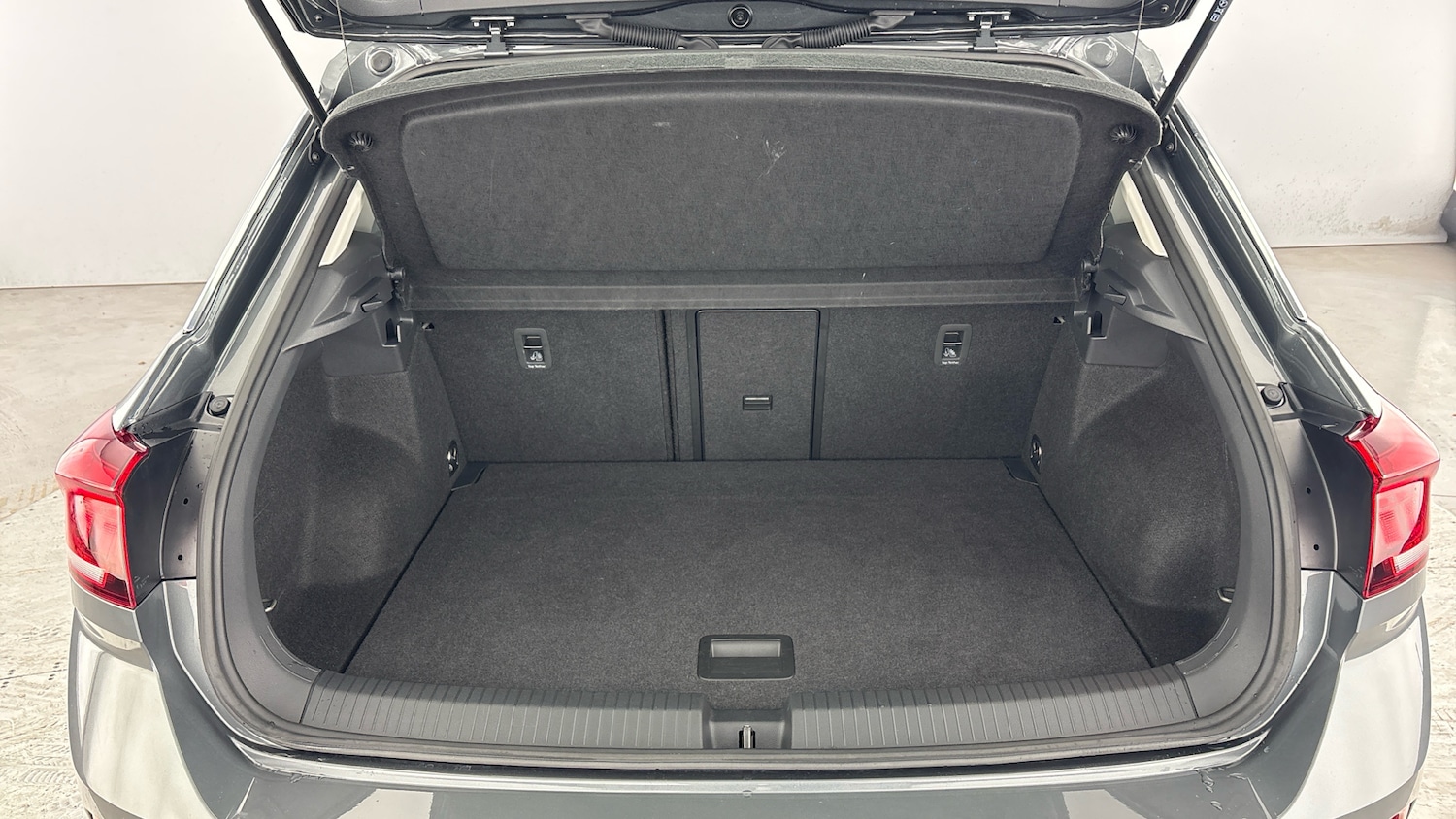 Used Volkswagen T-Roc 2024 for sale - 77602480: Photo 41