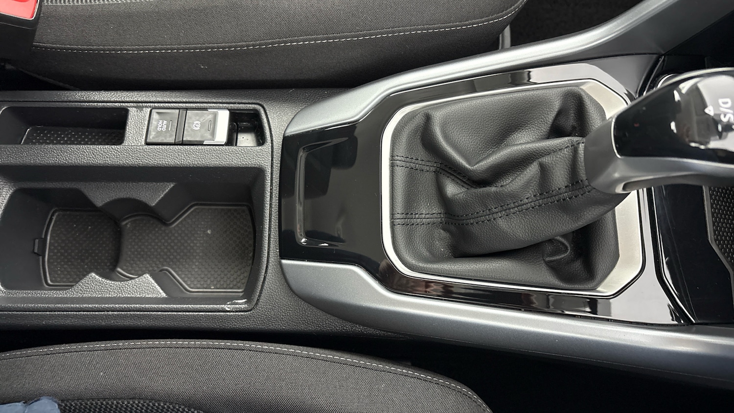 Used Volkswagen T-Roc 2024 for sale - 77602480: Photo 8