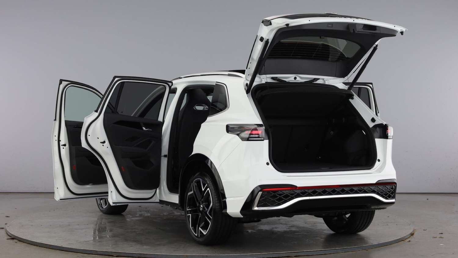 Used Volkswagen Tiguan 2025 for sale - 77718163: Photo 11