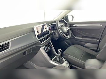 Used Volkswagen T-Roc 2023 for sale - 75627458: Photo
