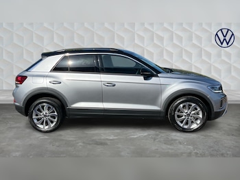 Used Volkswagen T-Roc 2025 for sale - 77602432: Photo