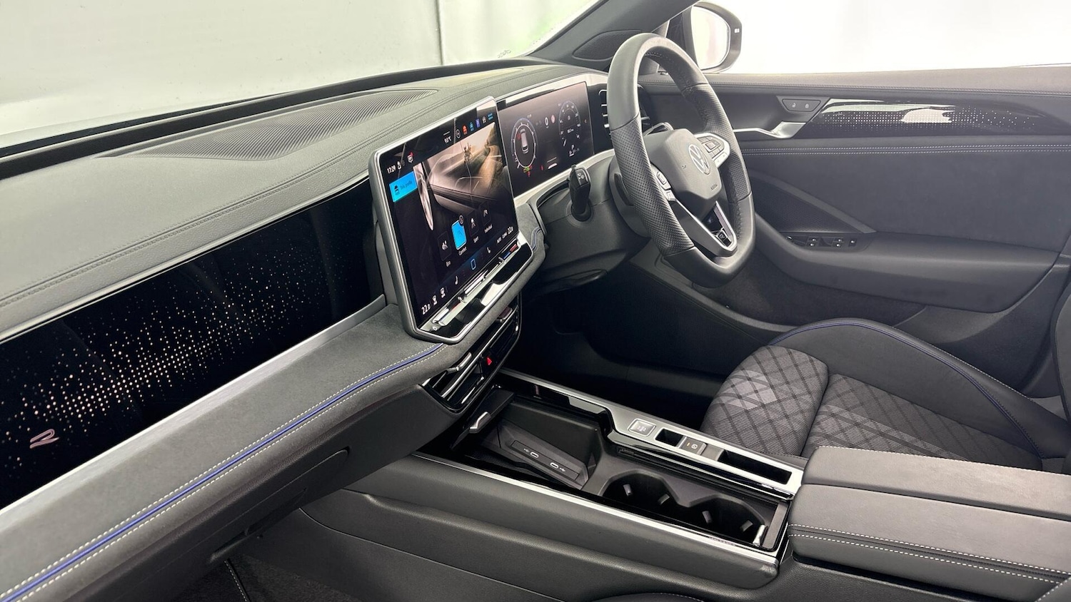 Used Volkswagen Passat 2025 for sale - 77506471: Photo 2