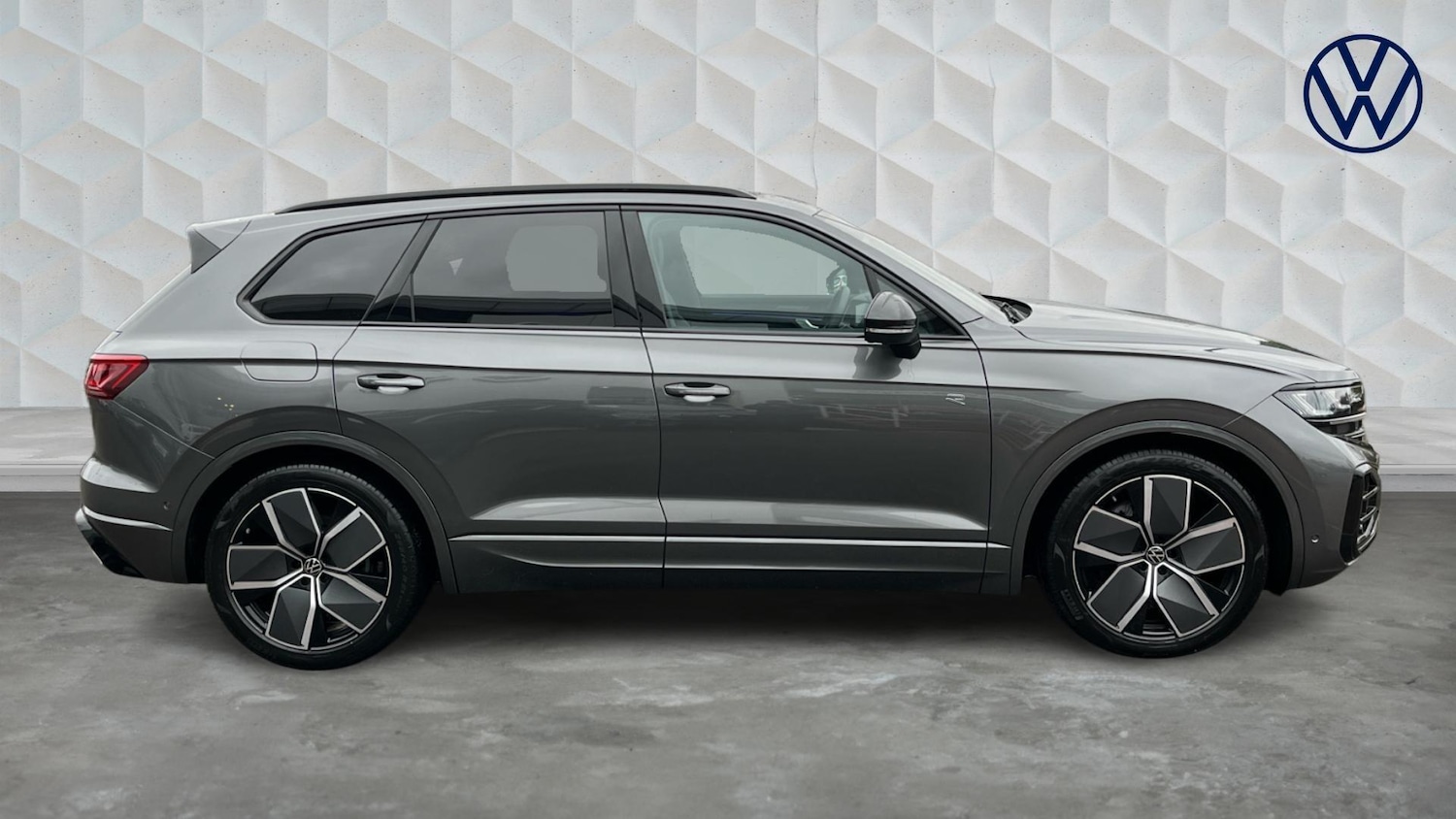 Used Volkswagen Touareg 2025 for sale - 77629502: Photo 4
