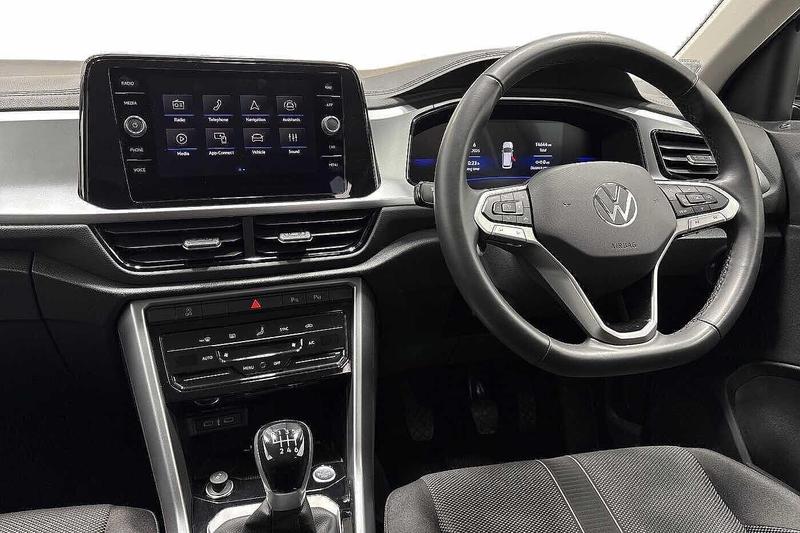 Used Volkswagen T-Roc 2025 for sale - 76706080: Photo 2