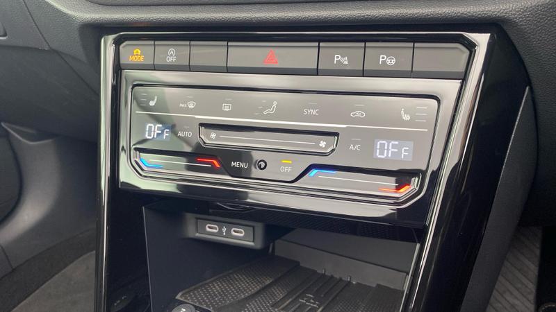 Used Volkswagen T-Roc 2025 for sale - 76706084: Photo 14