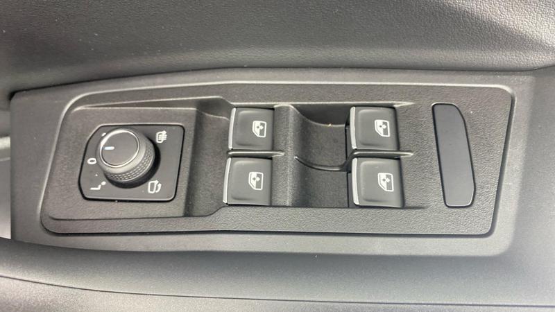 Used Volkswagen T-Roc 2025 for sale - 76706084: Photo 19