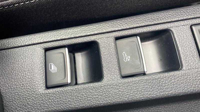 Used Volkswagen T-Roc 2025 for sale - 76706084: Photo 25