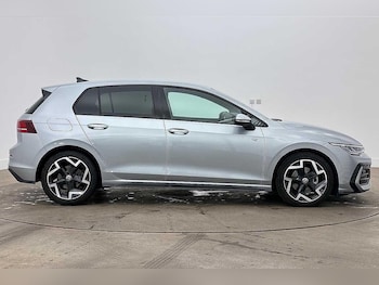 Used Volkswagen Golf 2025 for sale - 79476999: Photo