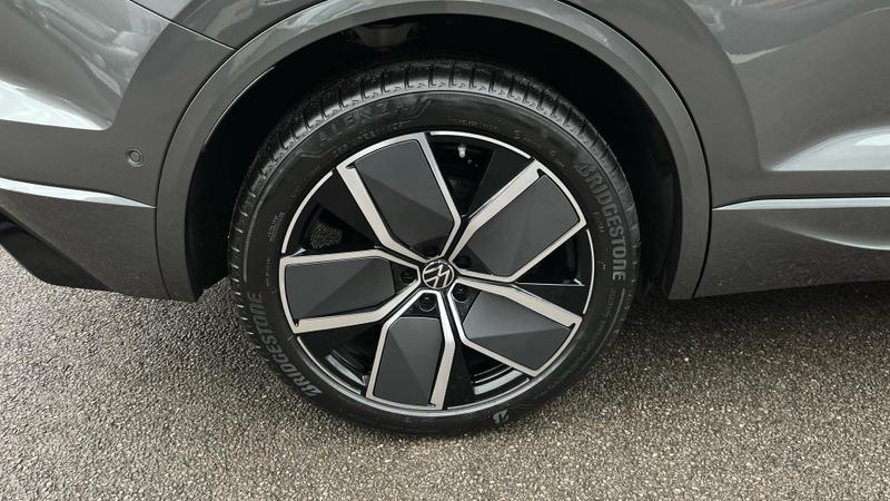 Used Volkswagen Touareg 2025 for sale - 75228395: Photo 30