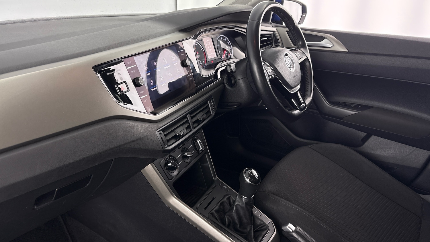 Used Volkswagen Polo 2020 for sale - 78112297: Photo 2