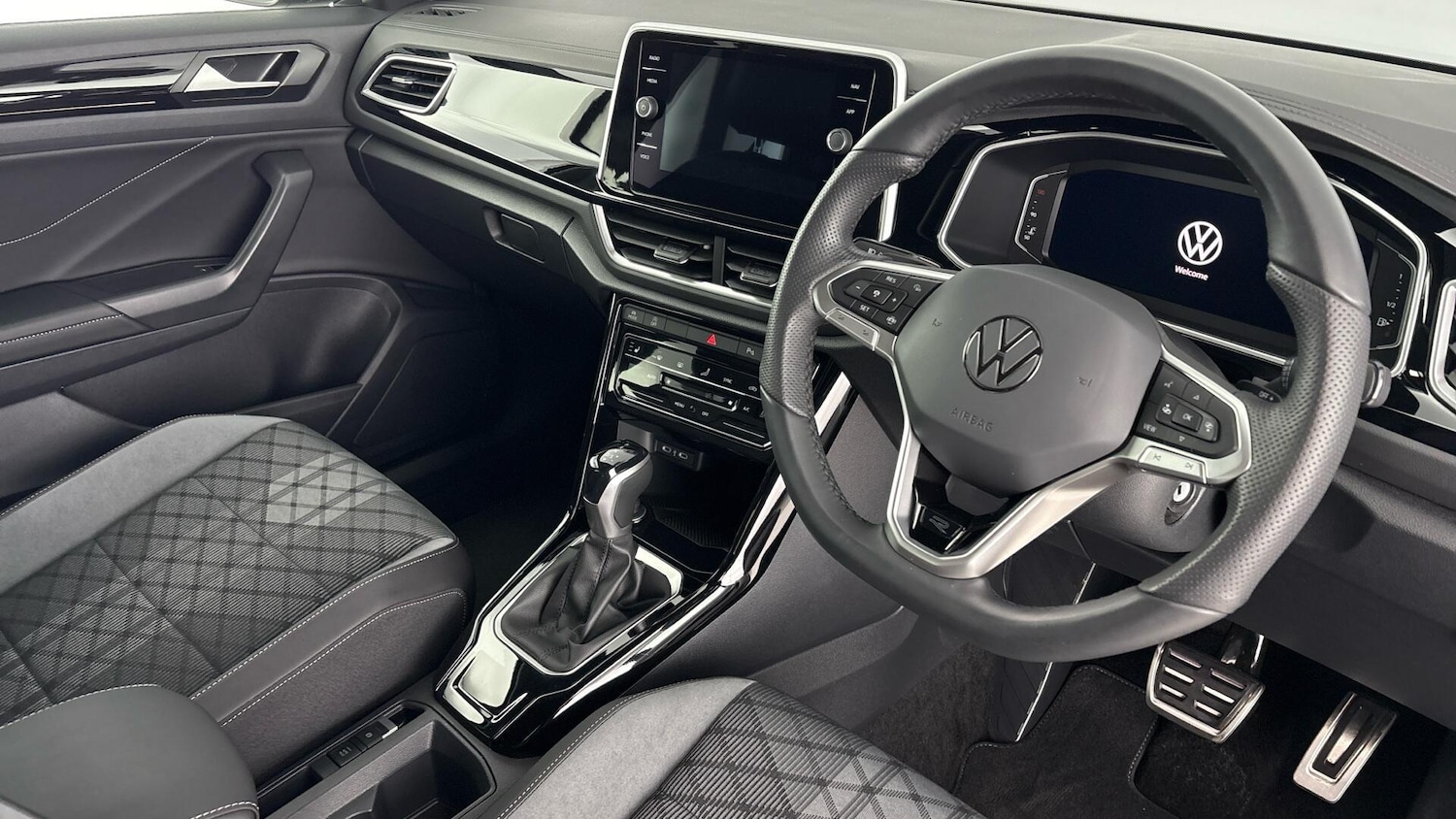 Used Volkswagen T-Roc 2025 for sale - 77602348: Photo 6