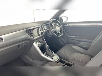 Used Volkswagen T-Roc 2021 for sale - 75627497: Photo