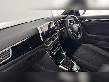 Used Volkswagen T-Roc 2022 for sale - 77837149: Photo
