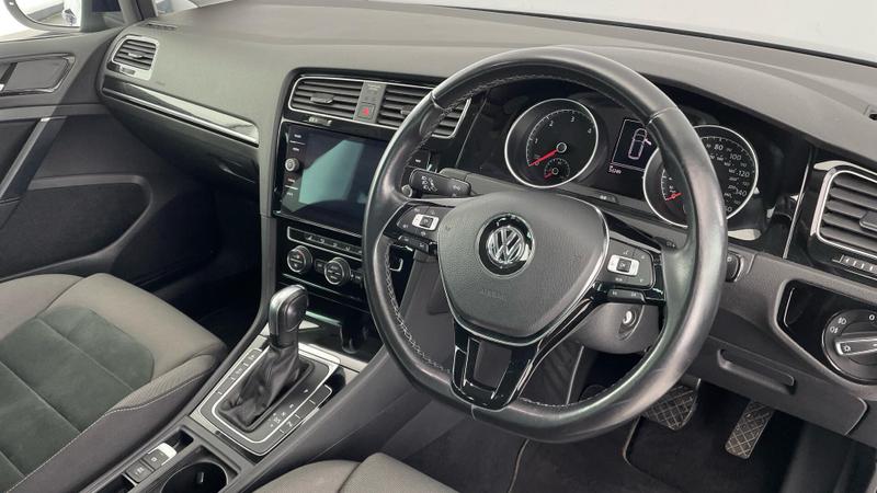 Used Volkswagen Golf 2020 for sale - 76382175: Photo 6