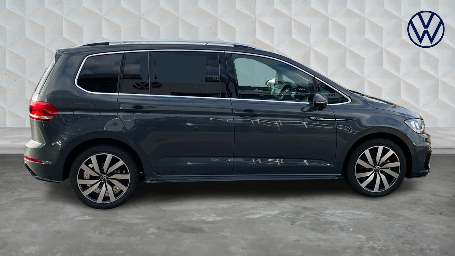 Used Volkswagen Touran 2025 for sale - 77506171: Photo 4