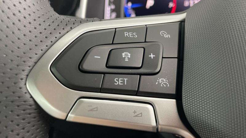 Used Volkswagen T-Roc 2025 for sale - 77036748: Photo 23