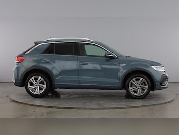 Used Volkswagen T-Roc 2023 for sale - 77262019: Photo
