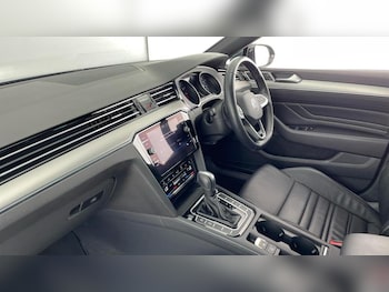 Used Volkswagen Passat 2022 for sale - 76488565: Photo