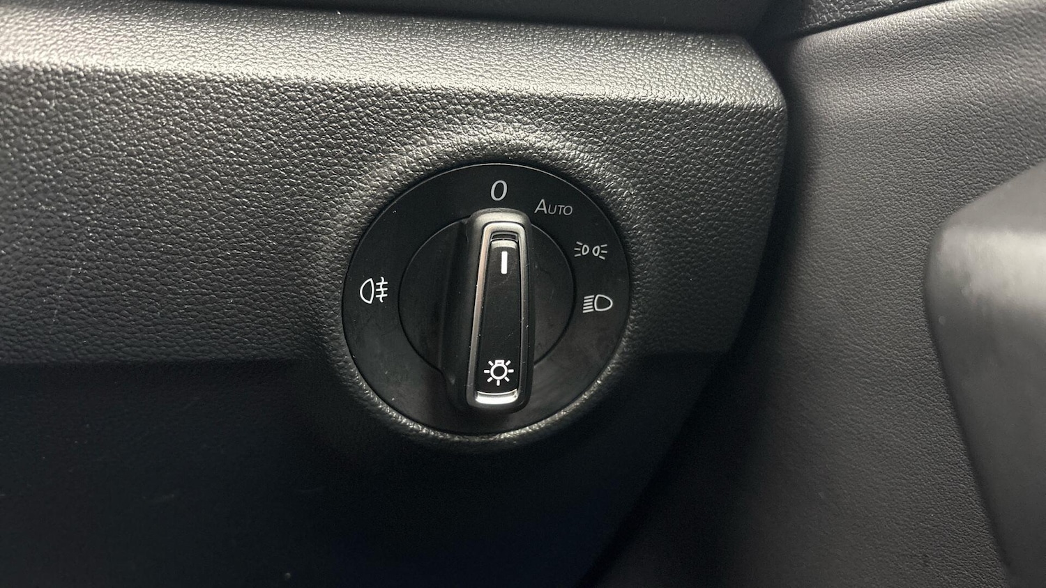 Used Volkswagen T-Roc 2024 for sale - 77803924: Photo 16