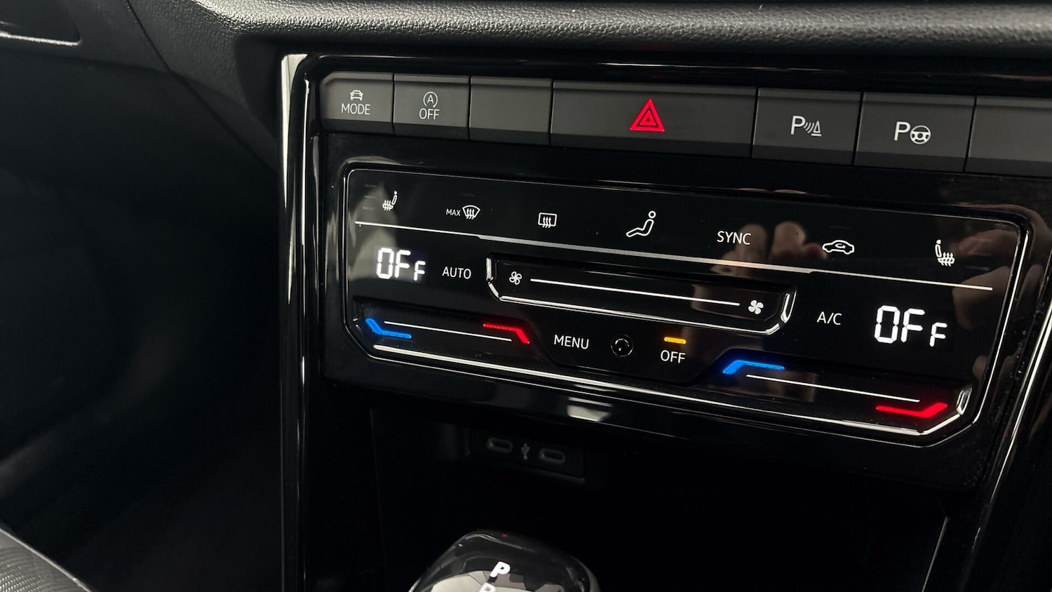 Used Volkswagen T-Roc 2024 for sale - 77803924: Photo 21