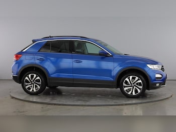 Used Volkswagen T-Roc 2021 for sale - 76405227: Photo