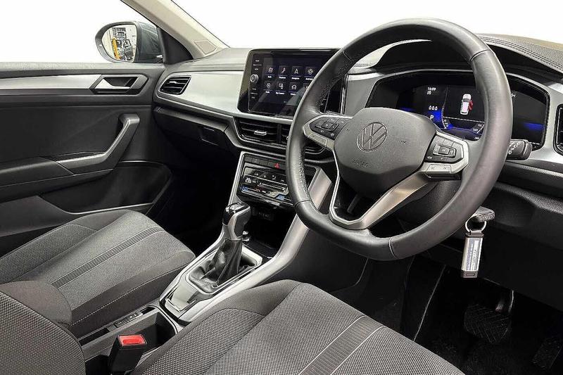 Used Volkswagen T-Roc 2024 for sale - 77186927: Photo 6