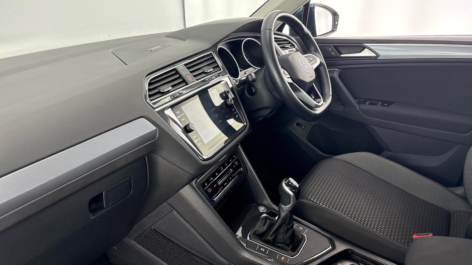 Used Volkswagen Tiguan 2022 for sale - 77506425: Photo 2