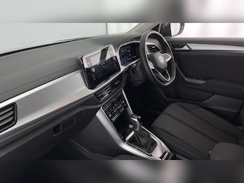 Used Volkswagen T-Roc 2025 for sale - 74917620: Photo