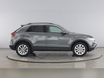Used Volkswagen T-Roc 2025 for sale - 74917620: Photo
