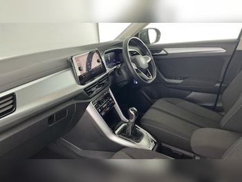 Used Volkswagen T-Roc 2022 for sale - 75761036: Photo