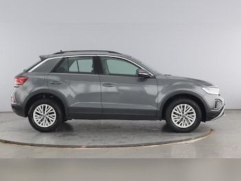 Used Volkswagen T-Roc 2022 for sale - 75761036: Photo