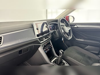 Used Volkswagen T-Roc 2024 for sale - 78767513: Photo