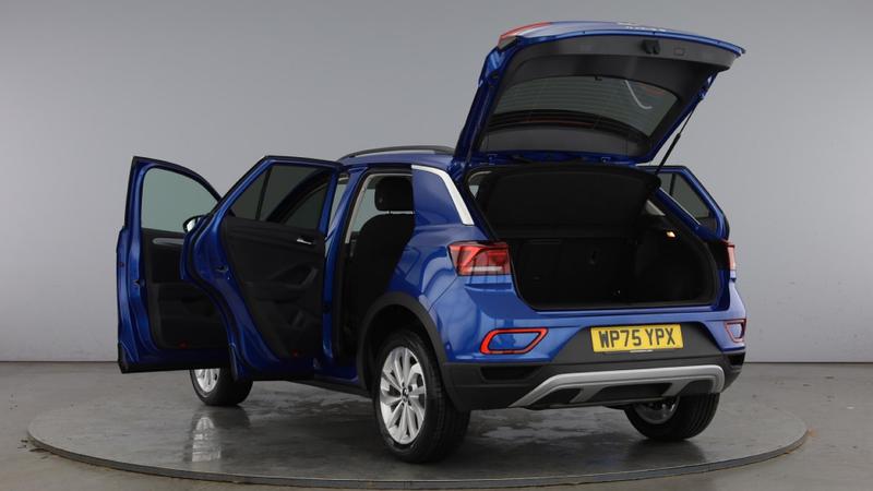 Used Volkswagen T-Roc 2025 for sale - 76862364: Photo 11