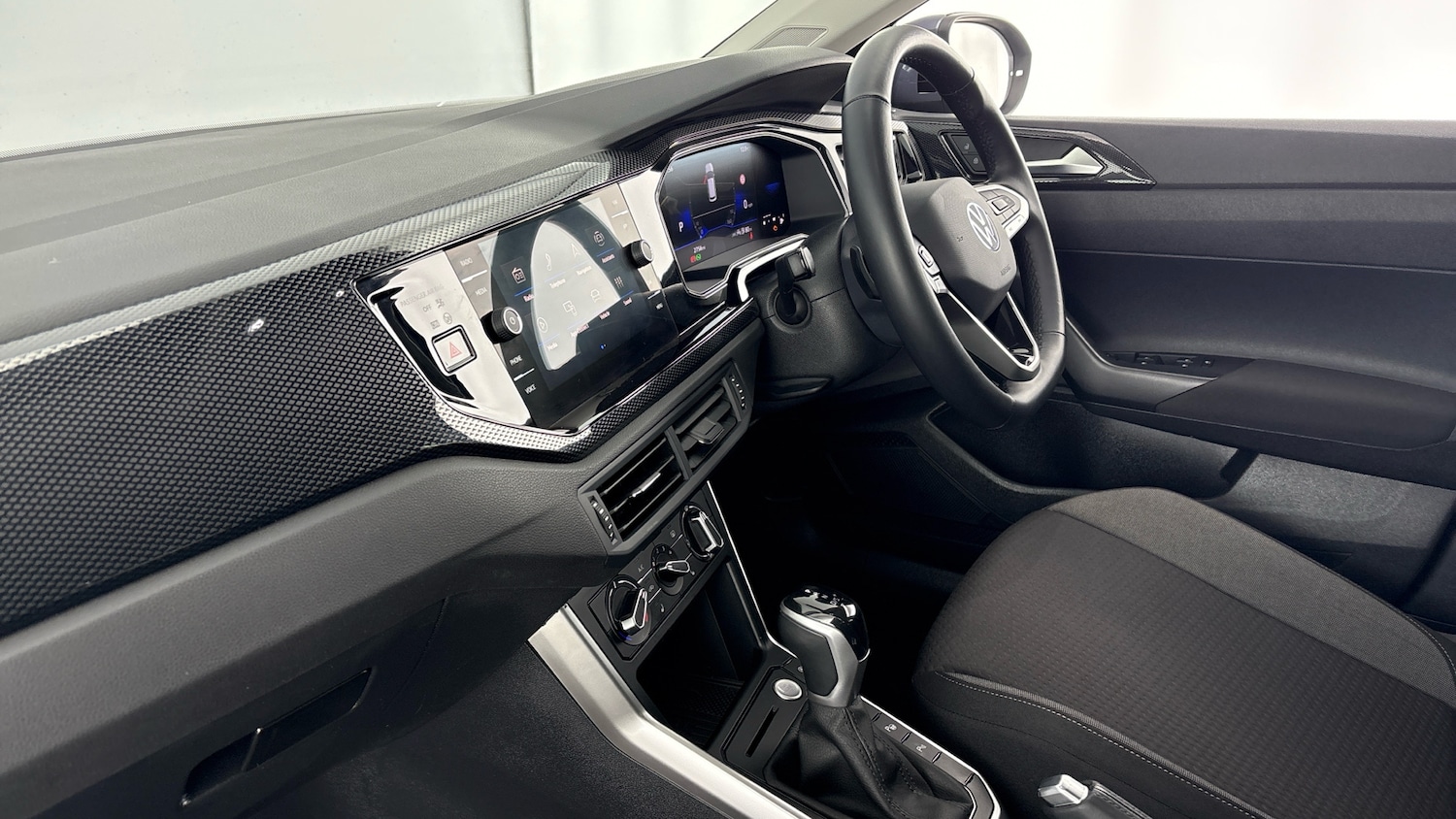 Used Volkswagen Taigo 2025 for sale - 77950765: Photo 2