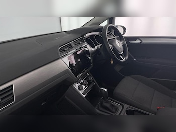 Used Volkswagen Touran 2022 for sale - 75433534: Photo